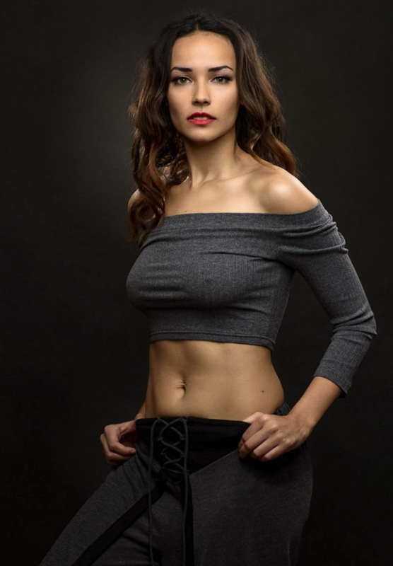 Female model photo shoot of Erika Jane