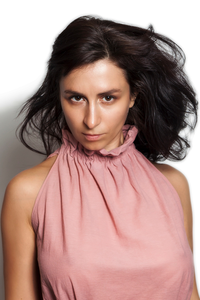 Female model photo shoot of Elena_Green by Geoffrey Pereira
