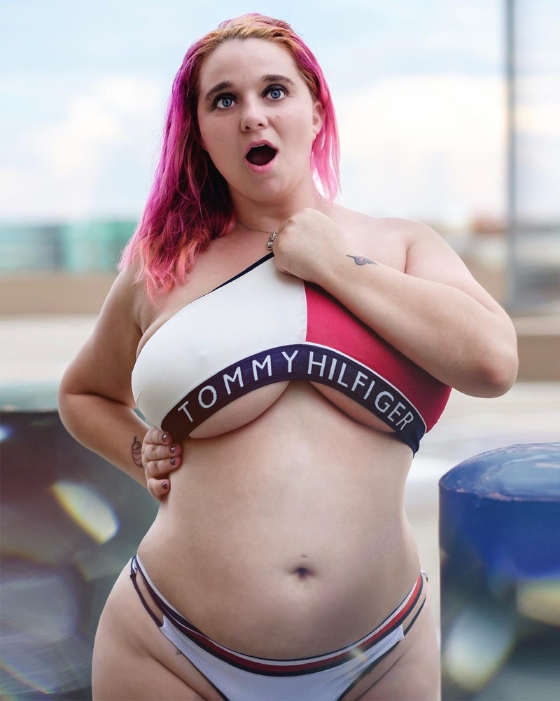 Female model photo shoot of RubyMoon87