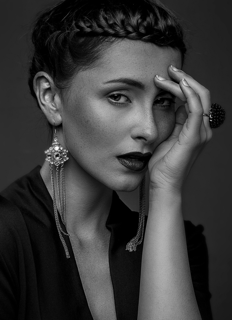 Female model photo shoot of Vivi Offenwanger