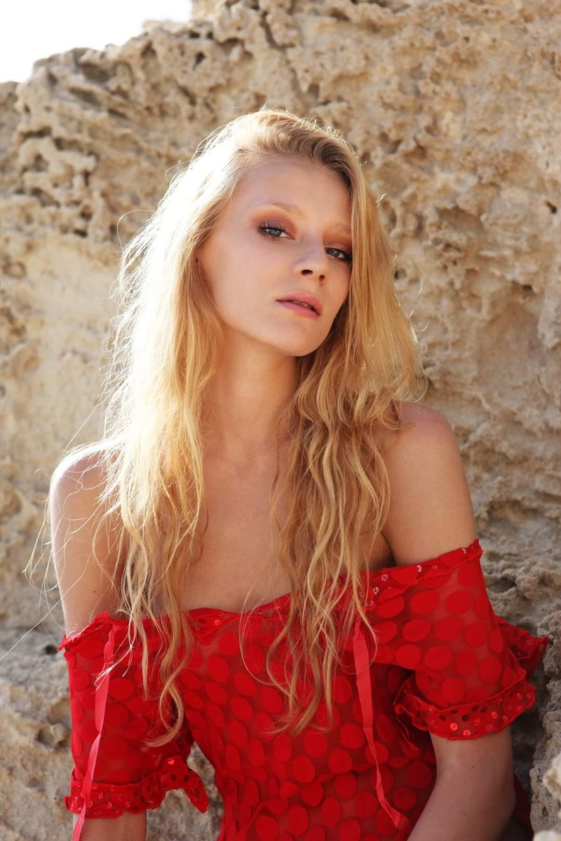 Female model photo shoot of ClaudineWierzbicka
