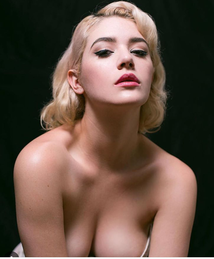 Female model photo shoot of McKenzie Eckels