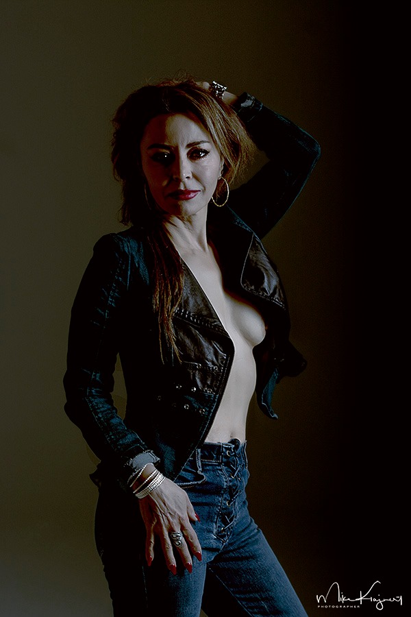 Female model photo shoot of ShiRaz by fotowerks