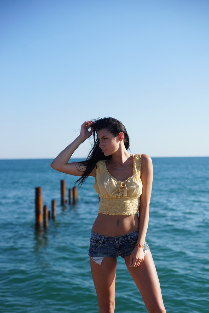 Female model photo shoot of Yana_u96