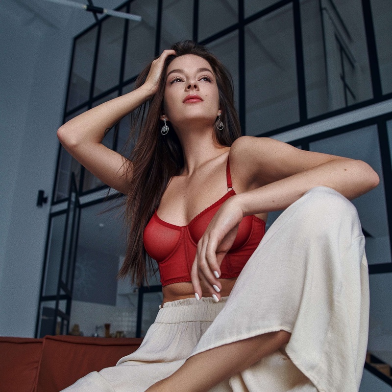 Female model photo shoot of Arina Ostrovskaya