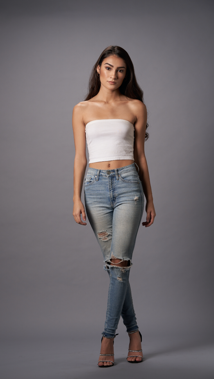 Female model photo shoot of Angel Quintana