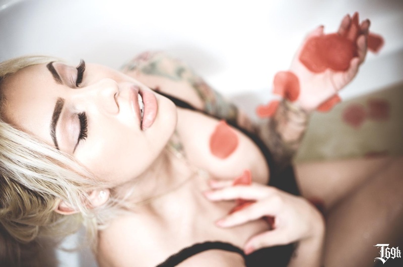 Female model photo shoot of Bea_Inkedmodel