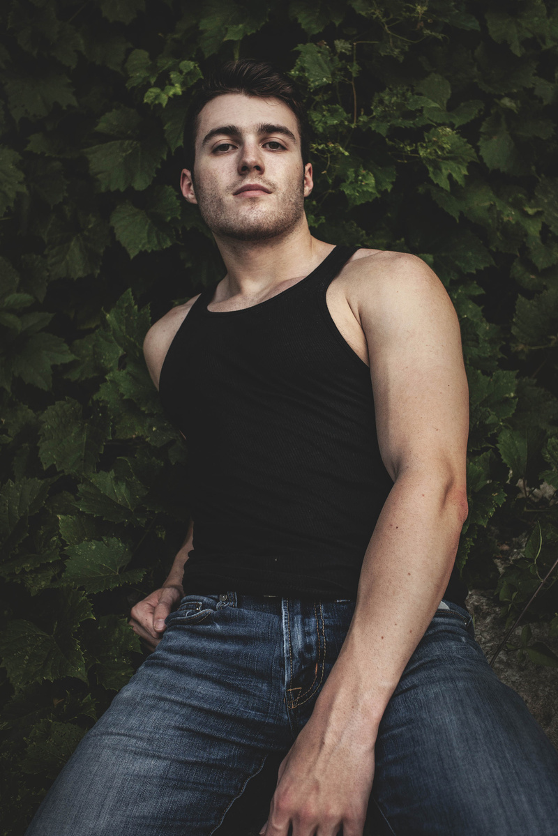 Male model photo shoot of Brendan Mckenzie