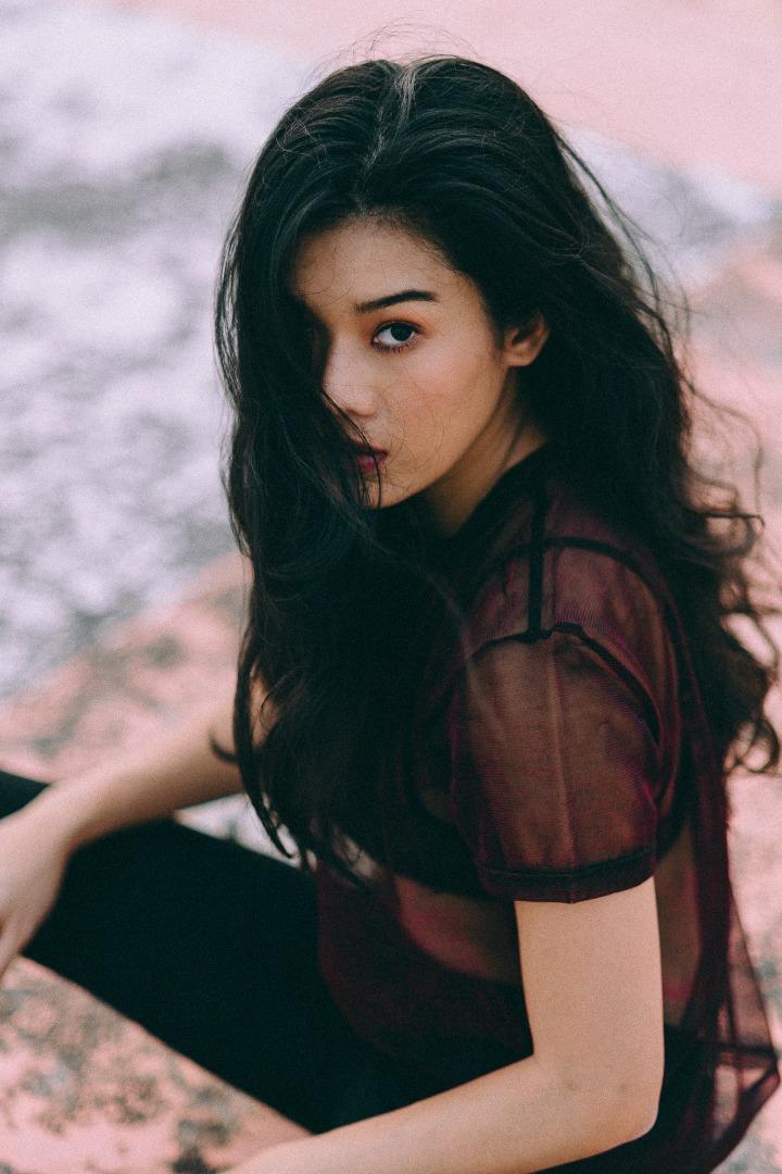 Female model photo shoot of Singularsagi