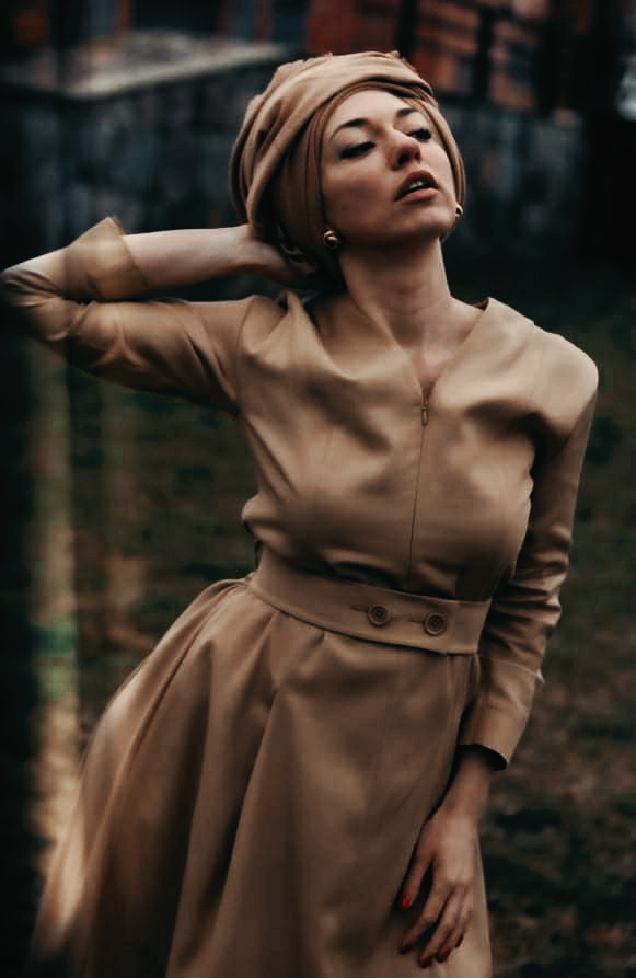 Female model photo shoot of Anna Angelique