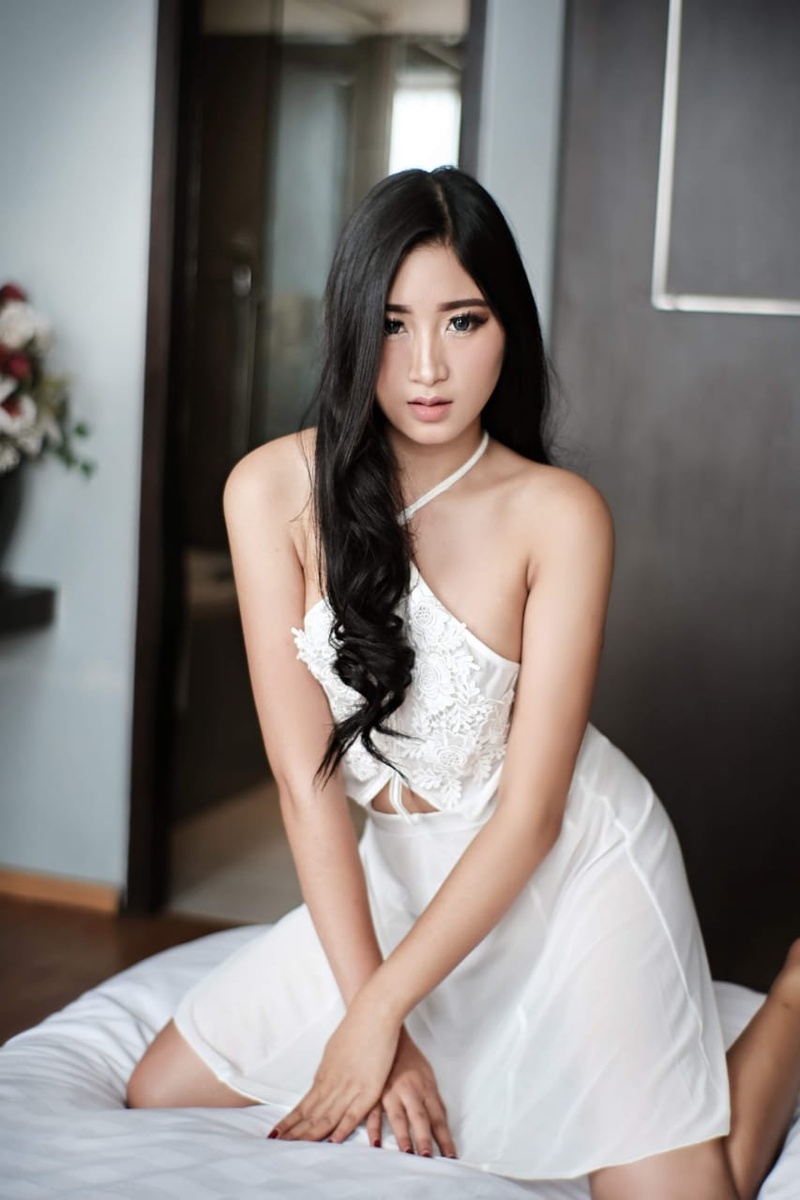 Female model photo shoot of Raiyu Martha