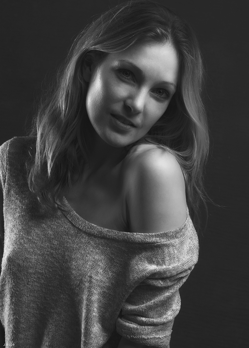 Female model photo shoot of Heather Rose Modelling