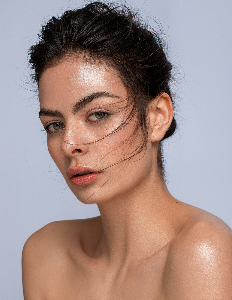 Female model photo shoot of Natalia Retoucher