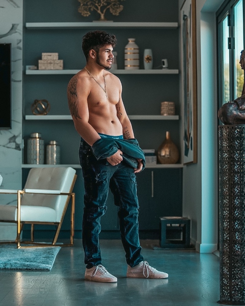Male model photo shoot of Angelo DeVito III