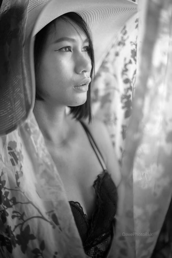 Female model photo shoot of Baukeaw