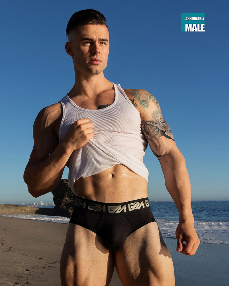 Male model photo shoot of etfitnesscoach by Benjamin Veronis in Malibu, CA