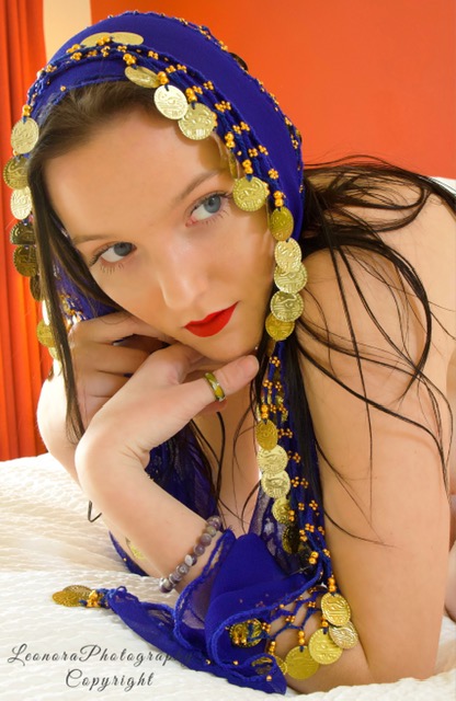 Female model photo shoot of Joliine Rose by Scorpionatlarge
