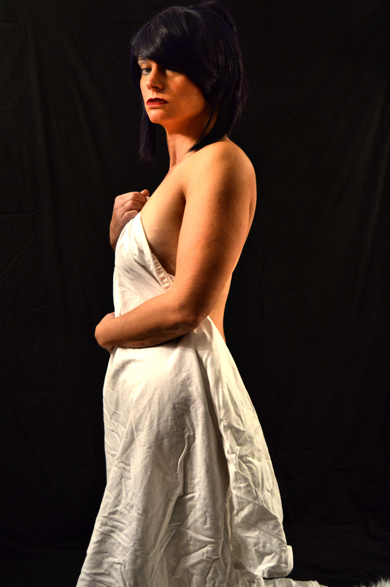 Female model photo shoot of DreamCatcher00