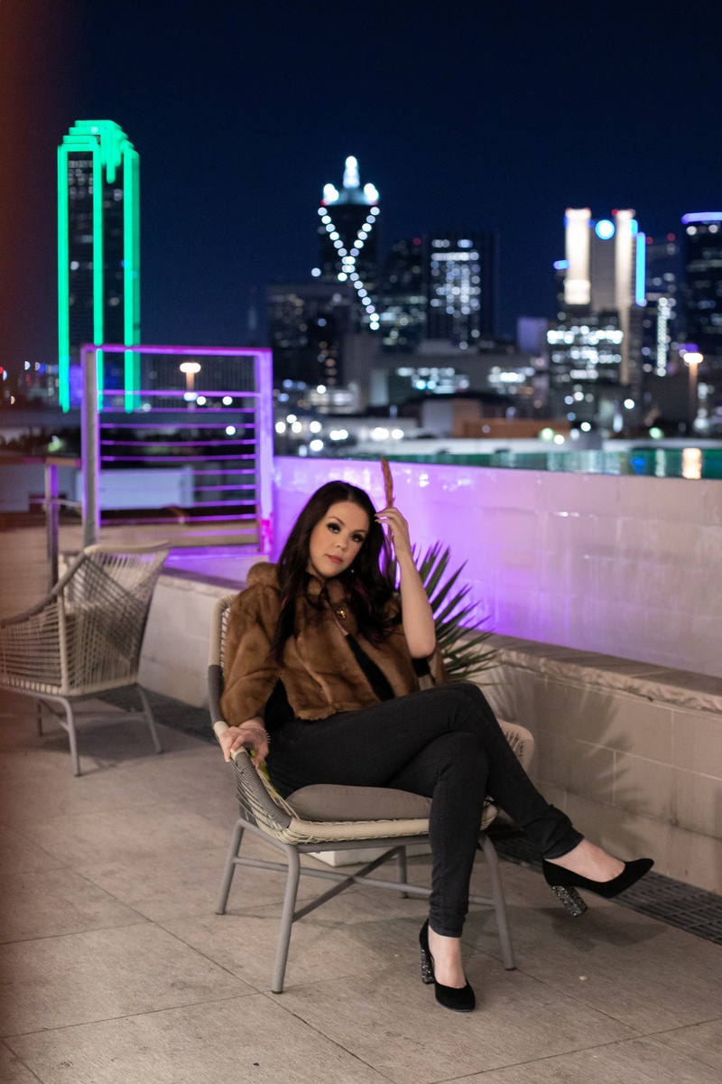 Female model photo shoot of Alli Redd in Dallas, TX