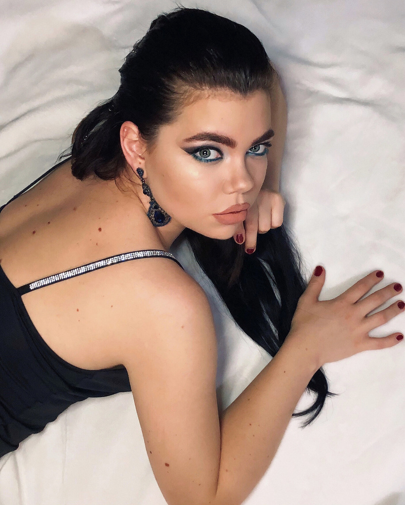 Female model photo shoot of Vlada Fadeeva