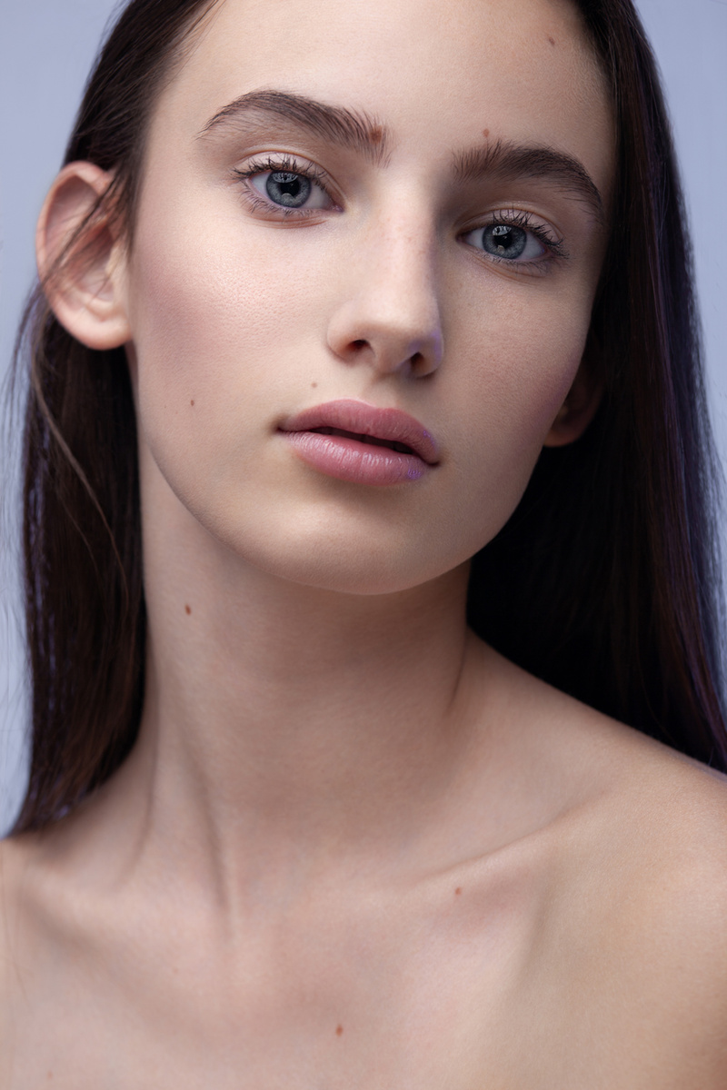 Female model photo shoot of Anna Baranova