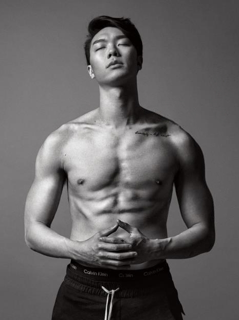 Male model photo shoot of Ethan HaoJun Zhang