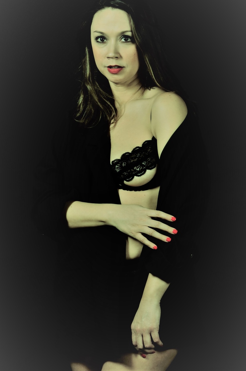 Female model photo shoot of Audrey van de Loitte
