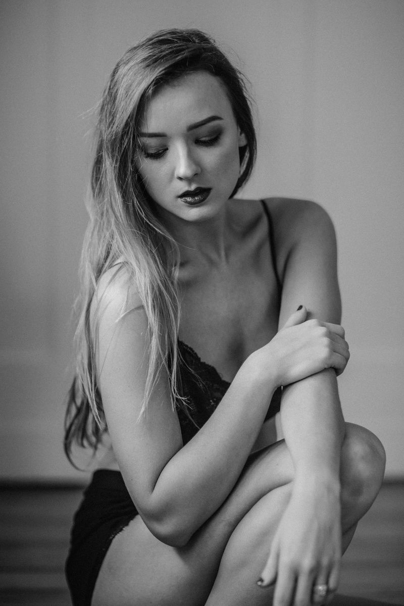Female model photo shoot of Chloe Jones Creative