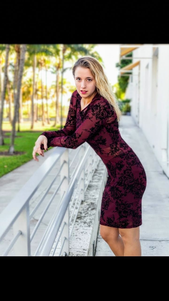 Female model photo shoot of Jessdu1nham in Miami Beach