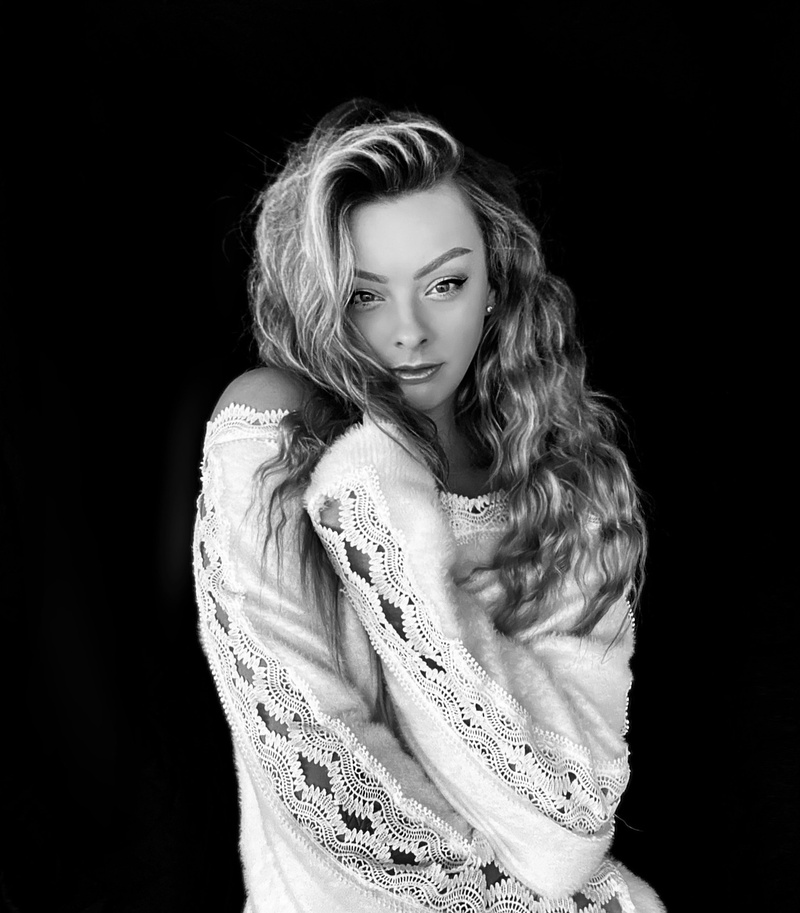 Female model photo shoot of Ashley_Holman1009