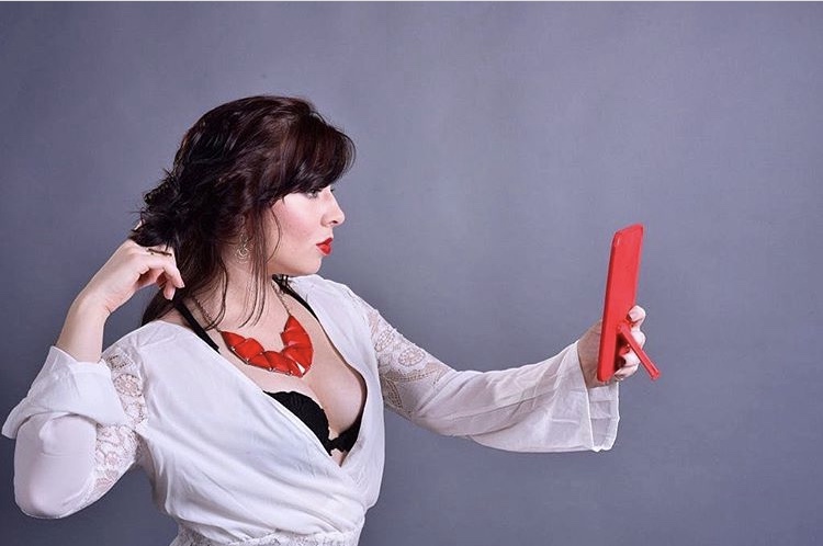 Female model photo shoot of Scarlet Aldaine