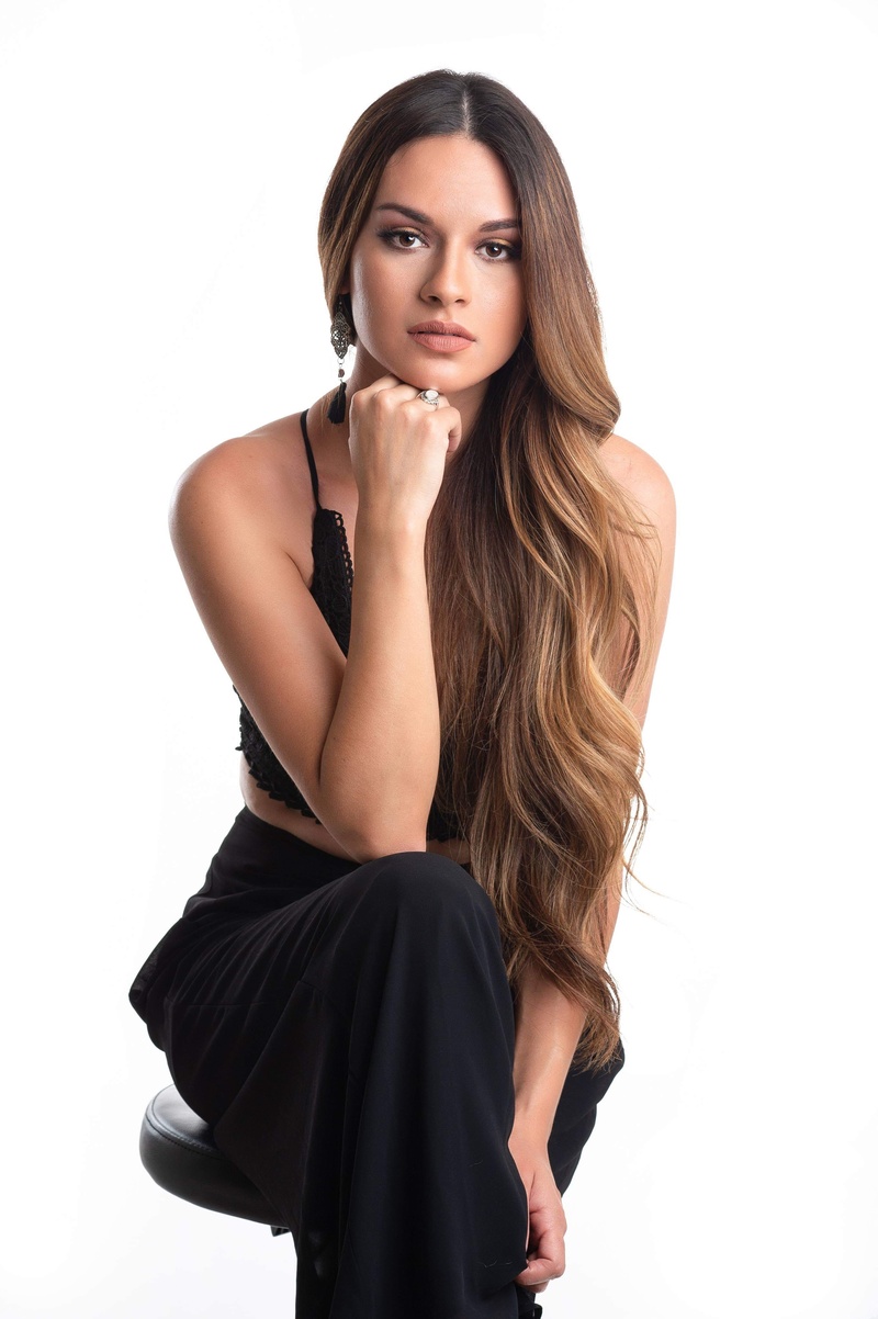 Female model photo shoot of Yanzie Montano