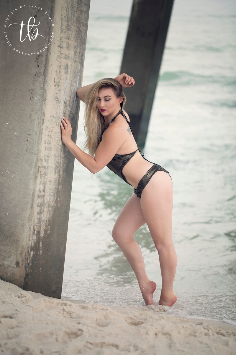 Female model photo shoot of TheFabulousLifeofJenn in Destin, Florida