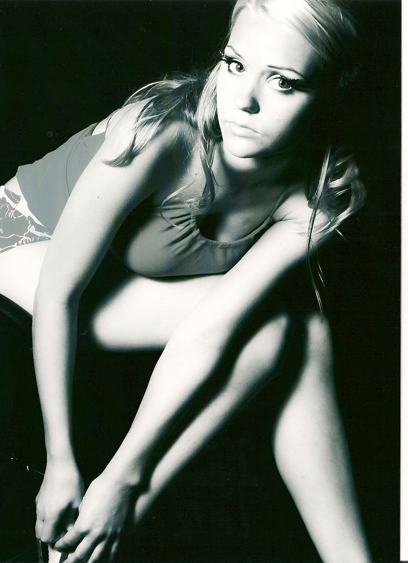 Female model photo shoot of lydiaroscher