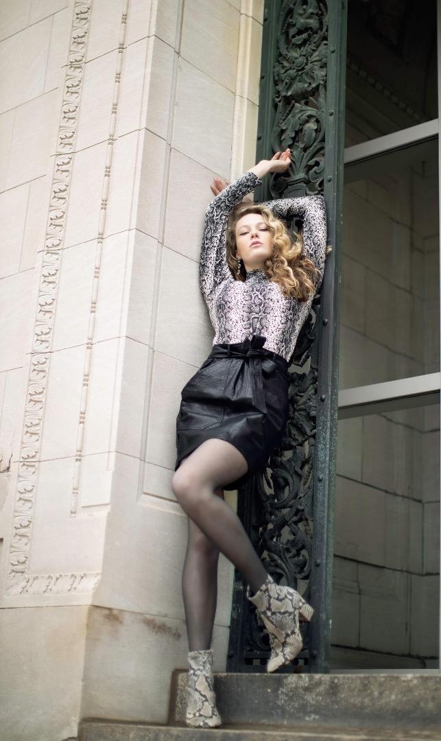 Female model photo shoot of Aria Valentina