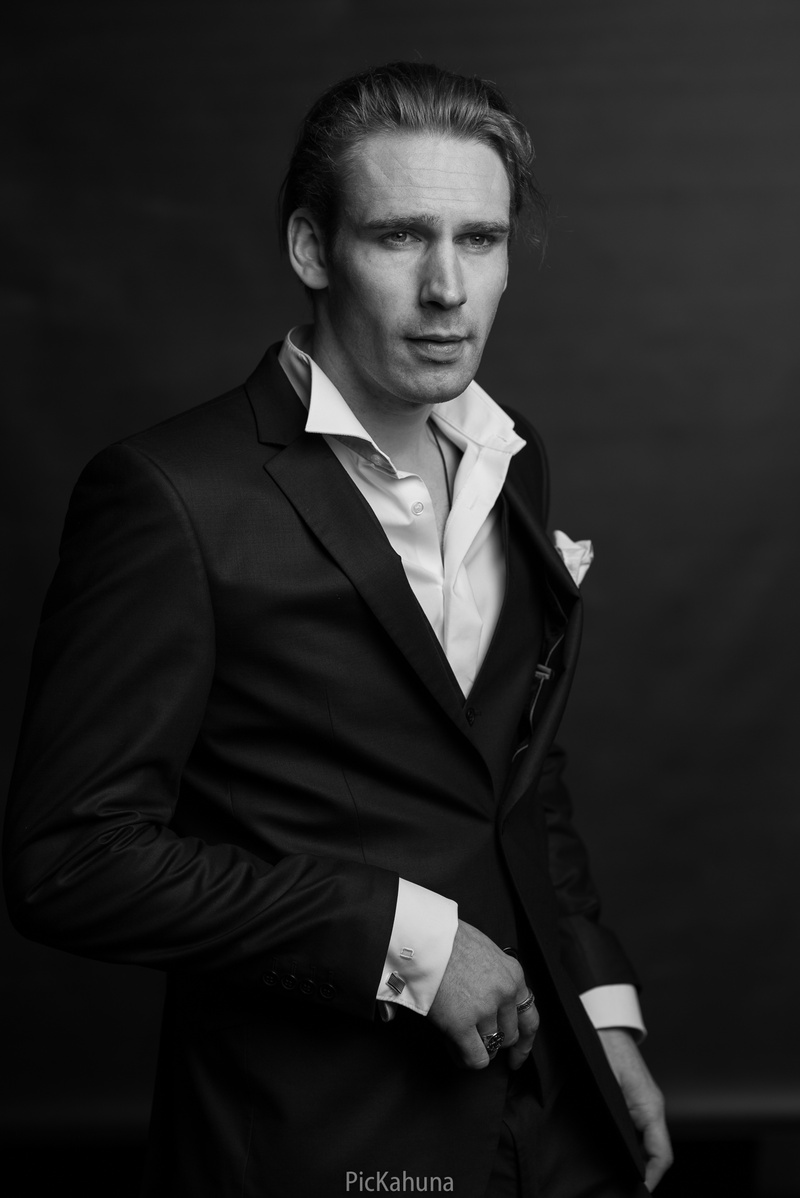Male model photo shoot of Karsten Albert