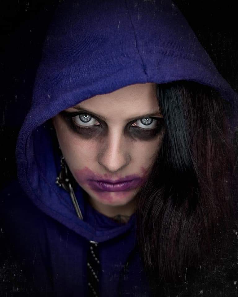 Female model photo shoot of Mrs666suicide