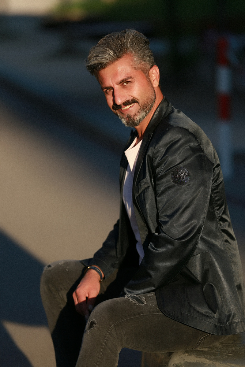 Male model photo shoot of Rodi Karaca