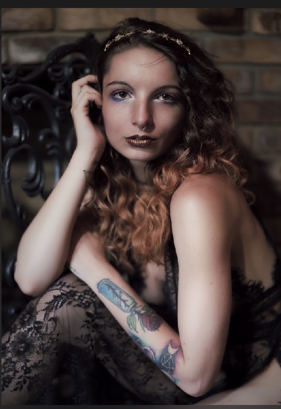 Female model photo shoot of FireGypsyAmanda