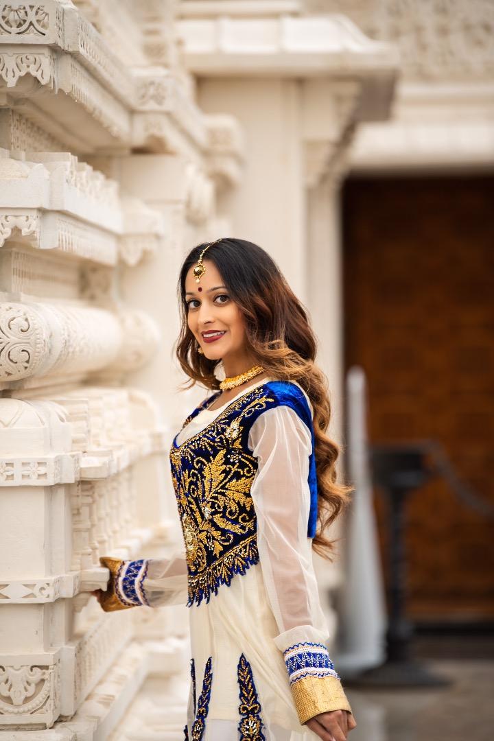 Female model photo shoot of Simi Bhalla