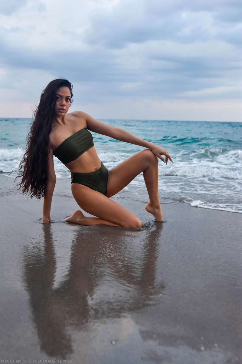 Female model photo shoot of Mika B in Boca Raton - Red Reef Park