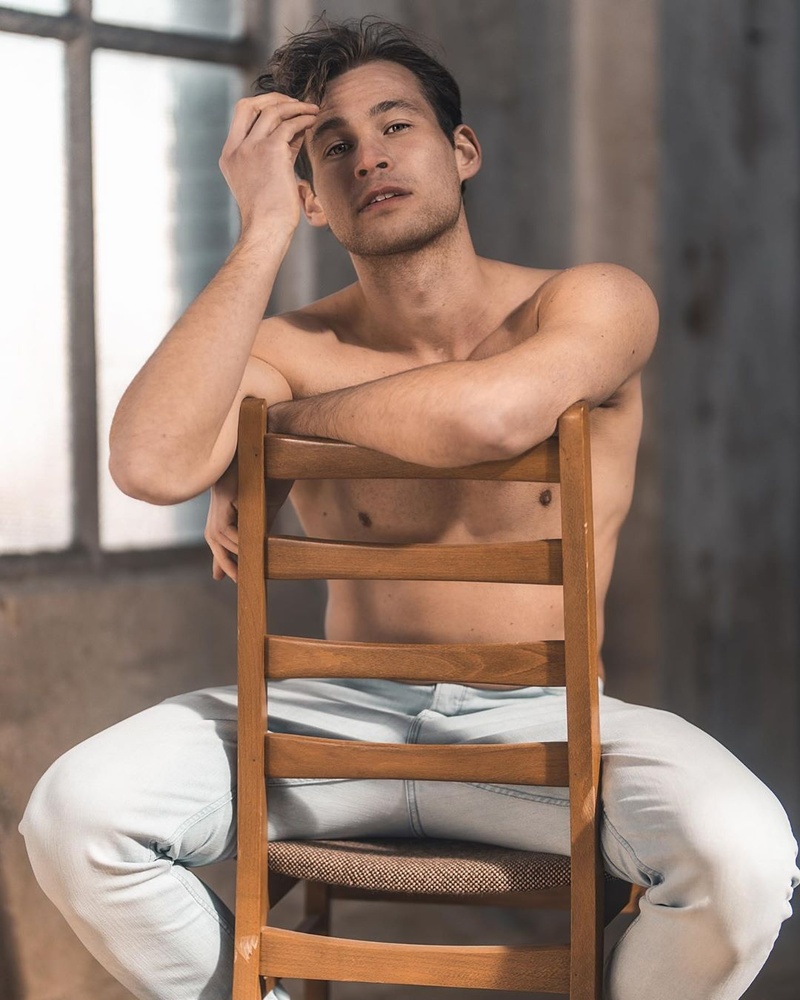 Male model photo shoot of Luuk van Zuilen 