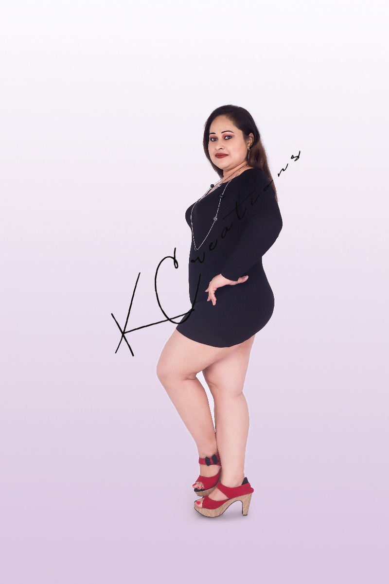 Female model photo shoot of PLUS MODEL pinky in kolkata