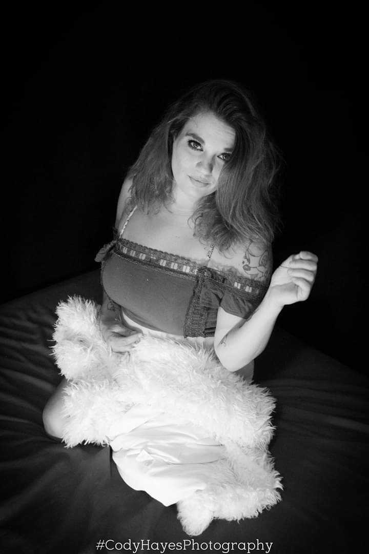Female model photo shoot of AshleyNicole in bend