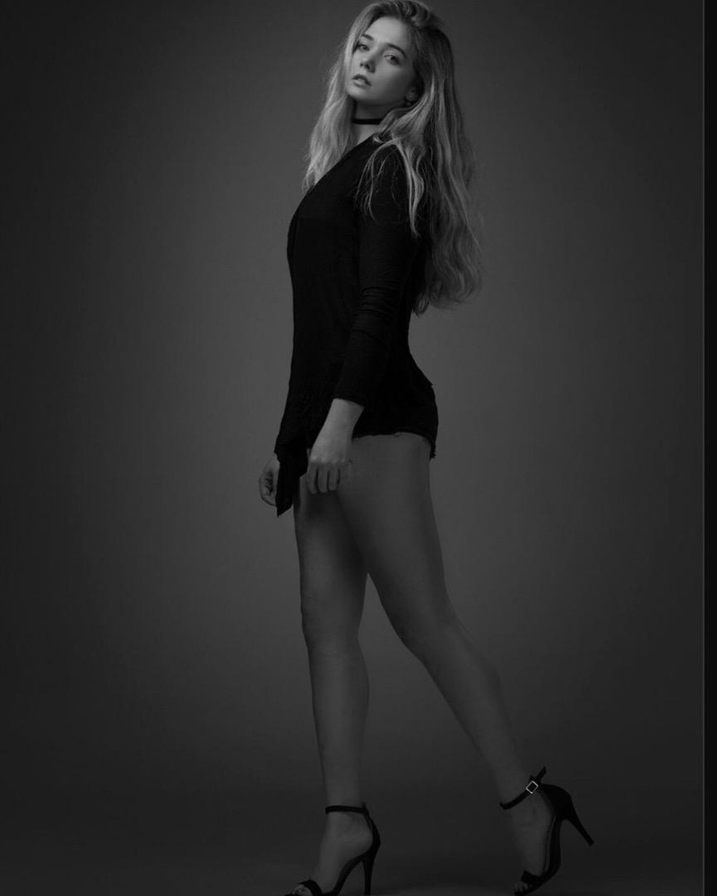 Female model photo shoot of LaurynEliz55