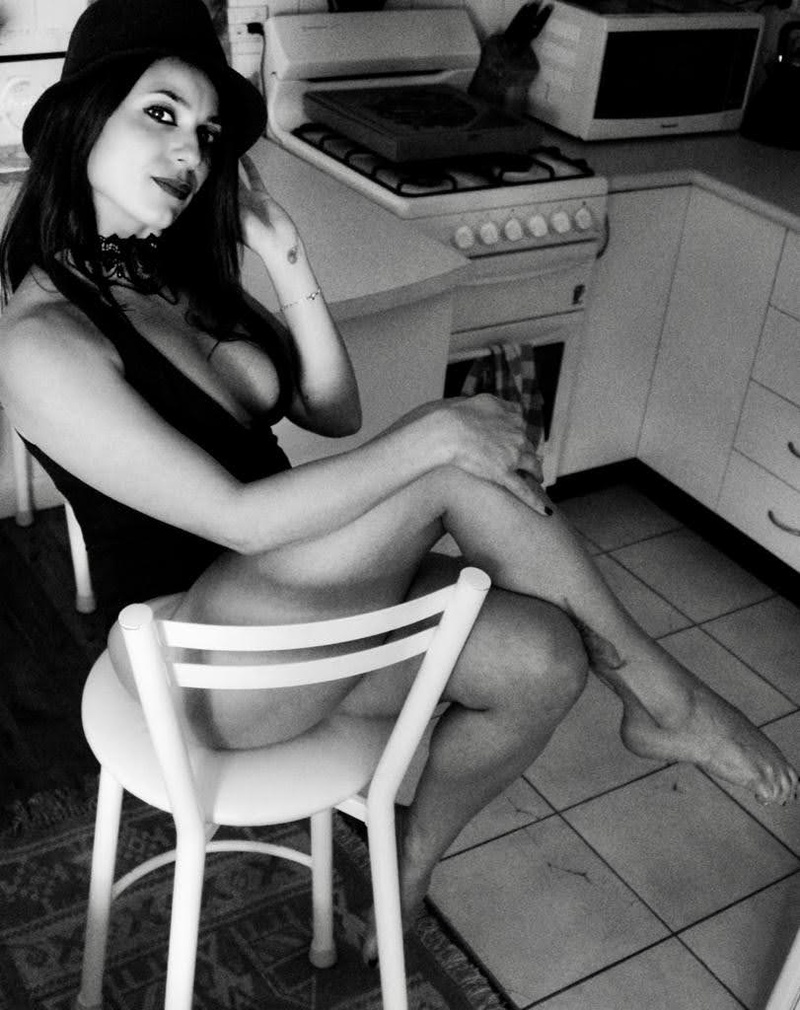 Female model photo shoot of Cigne Noir