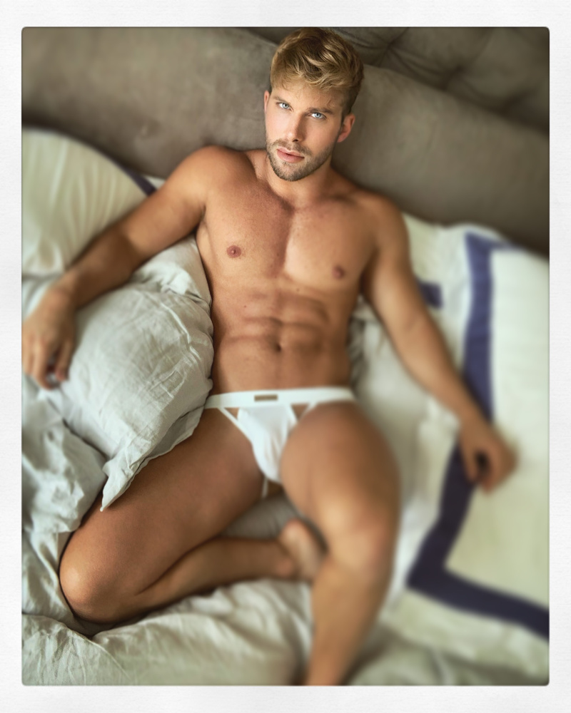 Male model photo shoot of Diego Possadas