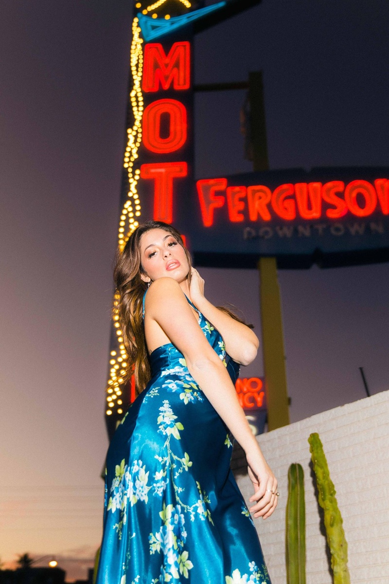 Female model photo shoot of Christina Farina in Vegas