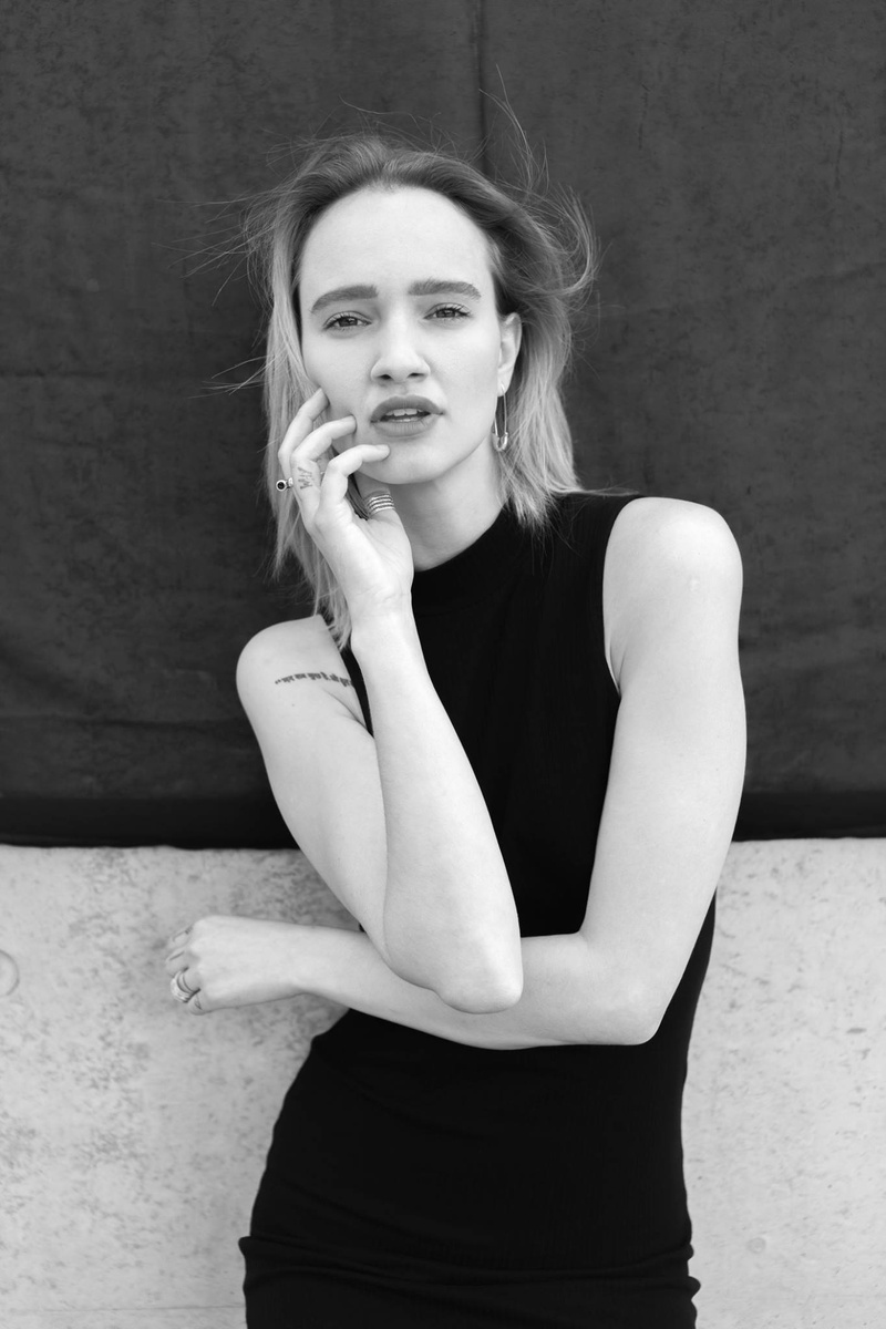 Female model photo shoot of Gaby Kaziuk