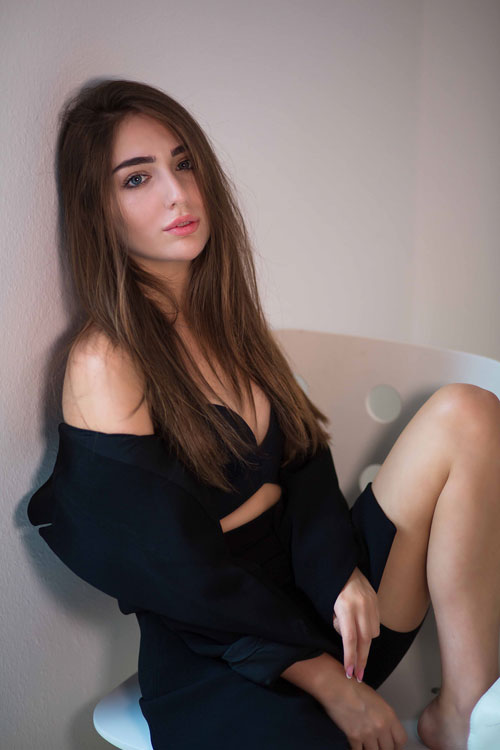 Female model photo shoot of Yulia Florida